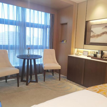 Jin Jiang Pine City Hotel Shanghai Esterno foto