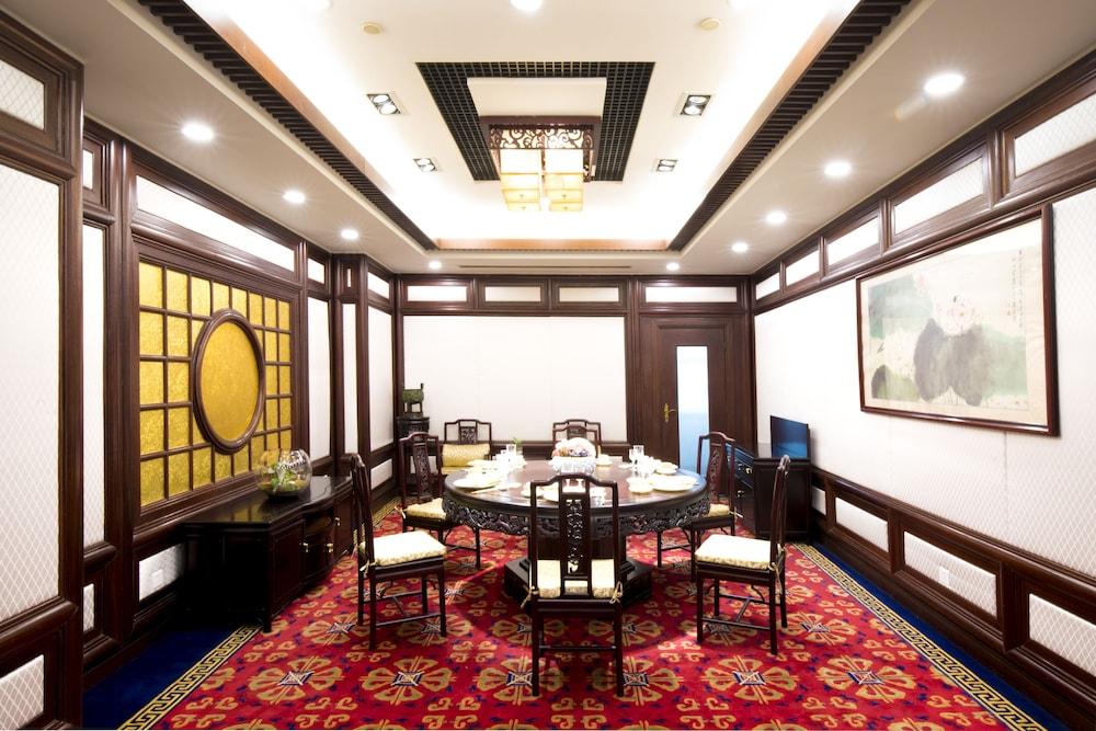 Jin Jiang Pine City Hotel Shanghai Esterno foto