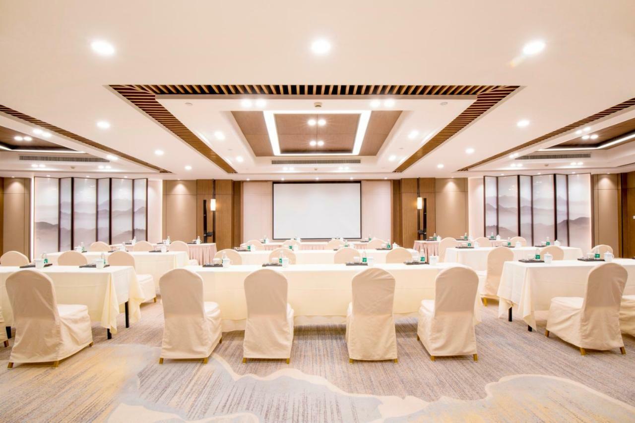 Jin Jiang Pine City Hotel Shanghai Esterno foto